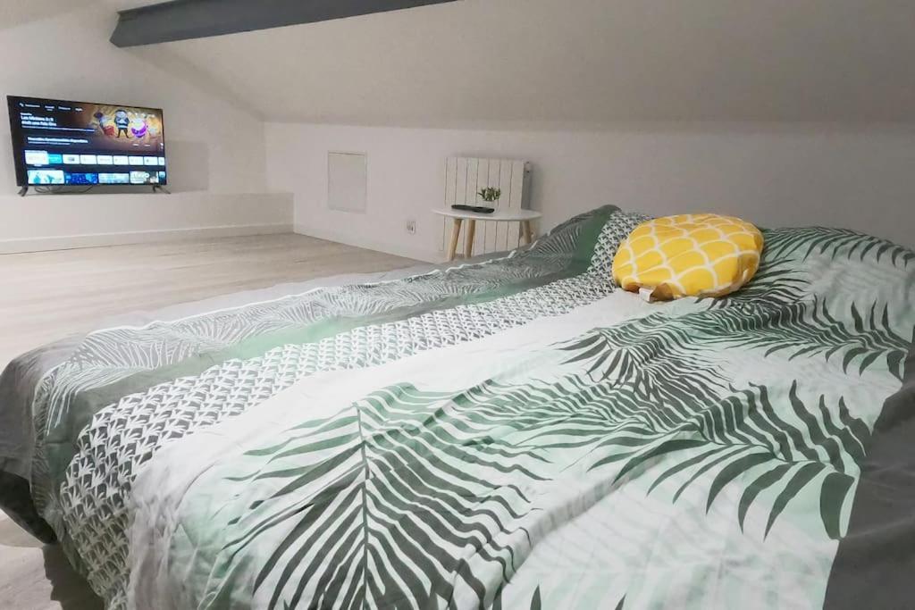 Appartamento Atypique T1 Duplex - Wifi .Parking .Proche .Gare Saint-Quentin  Esterno foto