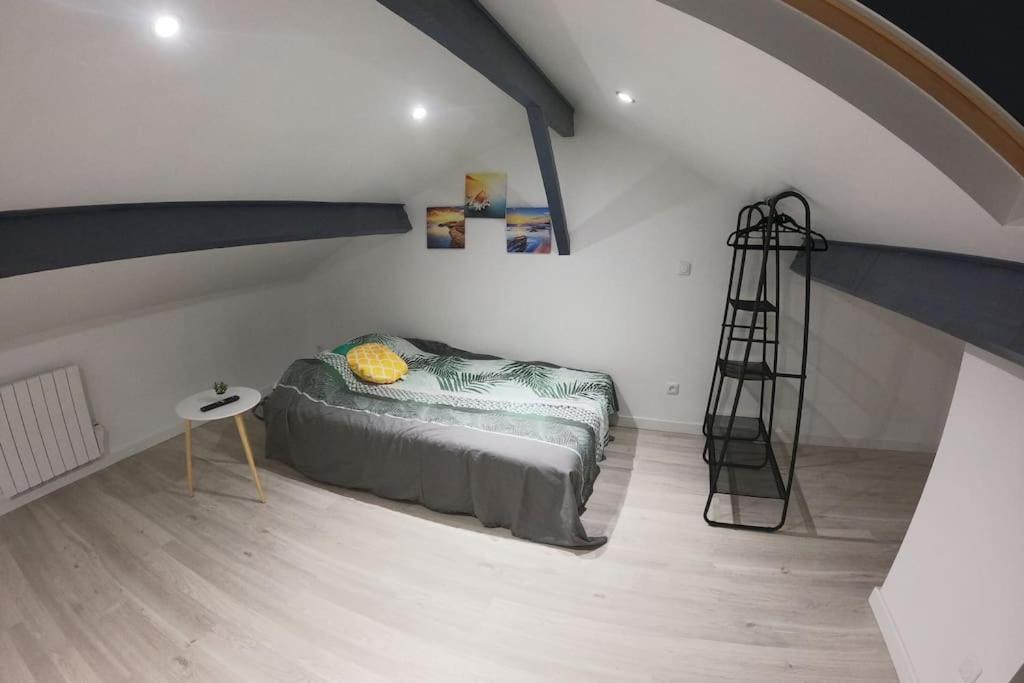 Appartamento Atypique T1 Duplex - Wifi .Parking .Proche .Gare Saint-Quentin  Esterno foto