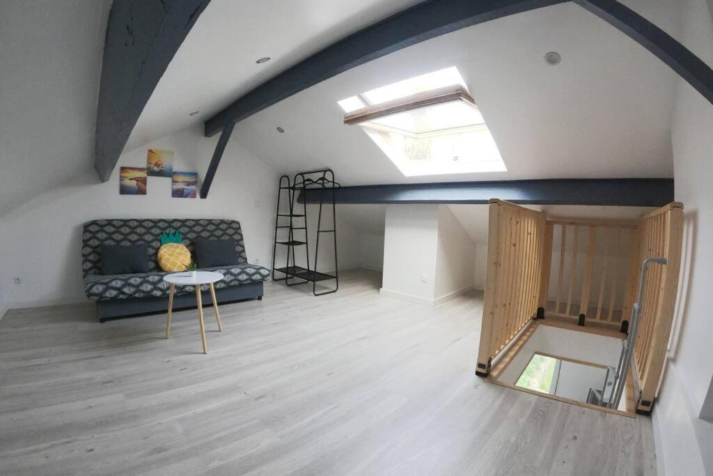 Appartamento Atypique T1 Duplex - Wifi .Parking .Proche .Gare Saint-Quentin  Esterno foto